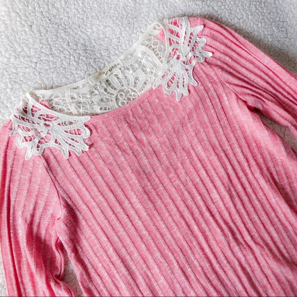 Pink Asymmetrical Lace Long Sleeve Tunic Top - Picture 2 of 6